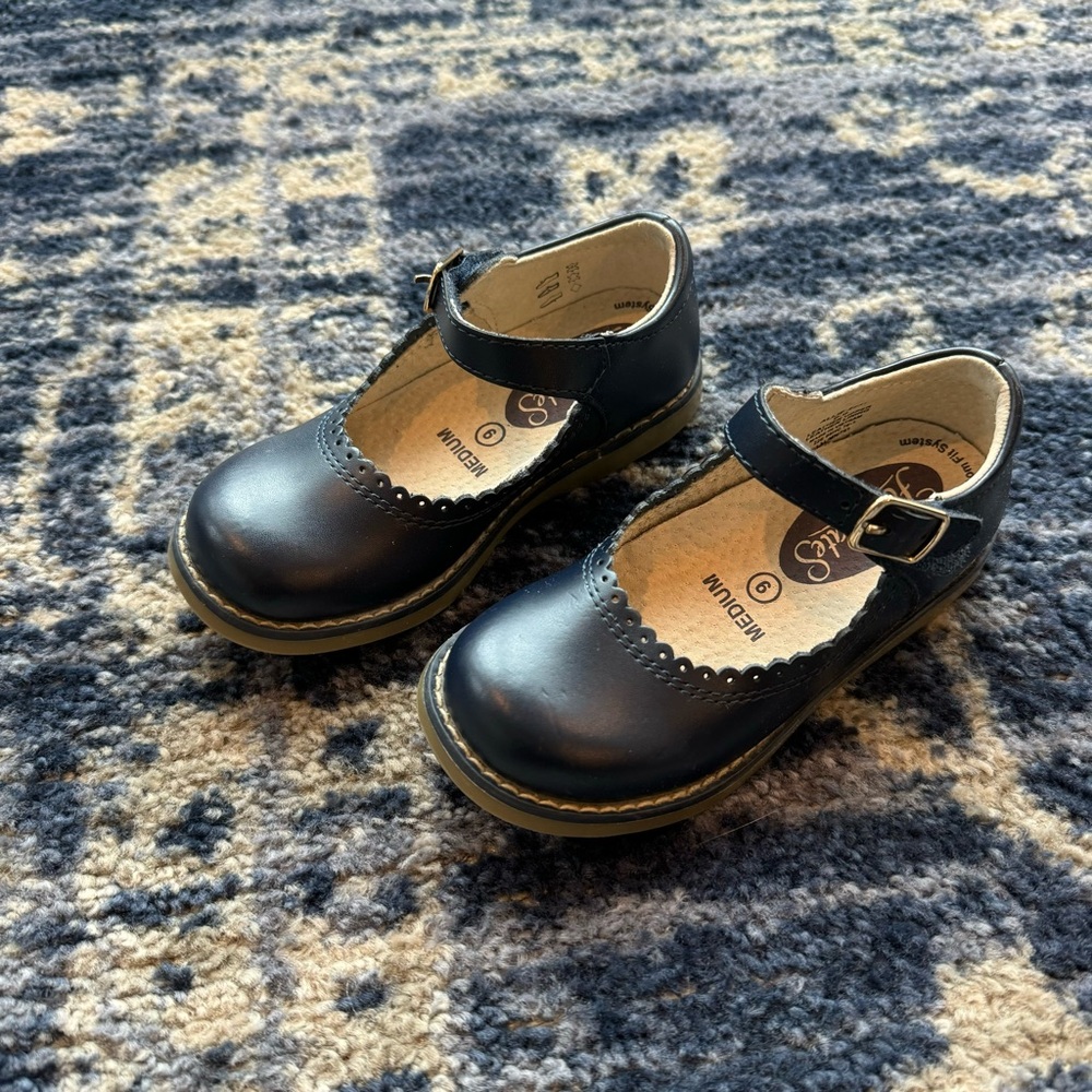 Navy FootMates Allie Mary Jane - Size 9
